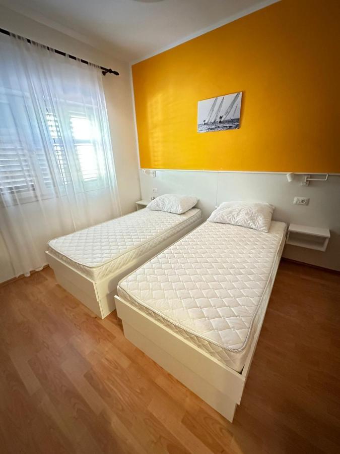Apartments With A Parking Space Mali Losinj Luaran gambar