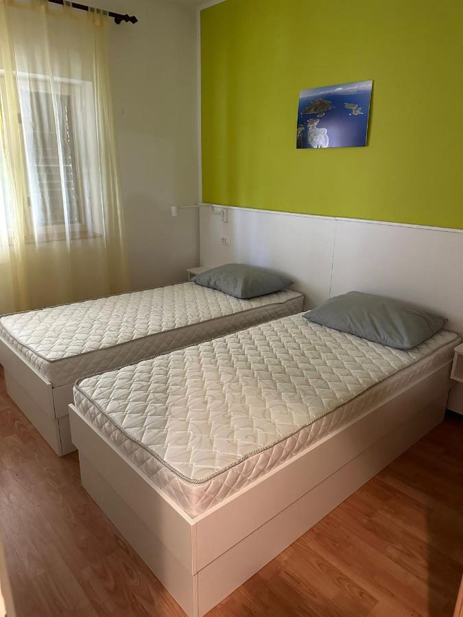 Apartments With A Parking Space Mali Losinj Luaran gambar