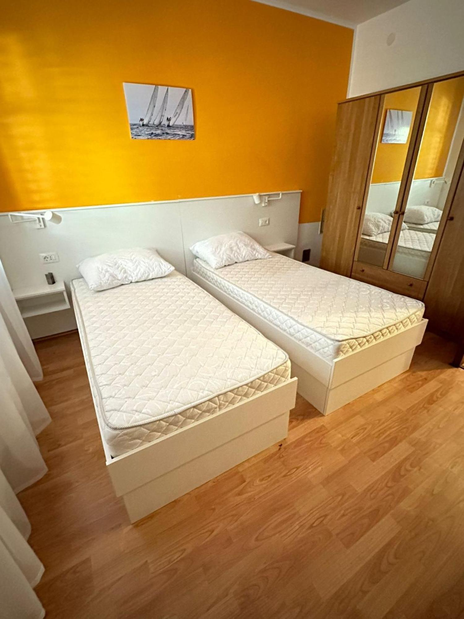 Apartments With A Parking Space Mali Losinj Bilik gambar