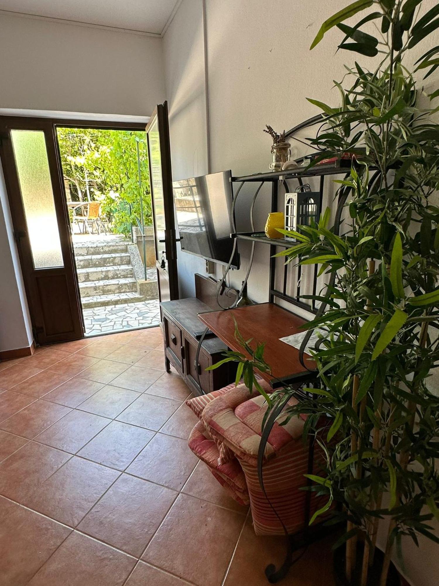 Apartments With A Parking Space Mali Losinj Bilik gambar